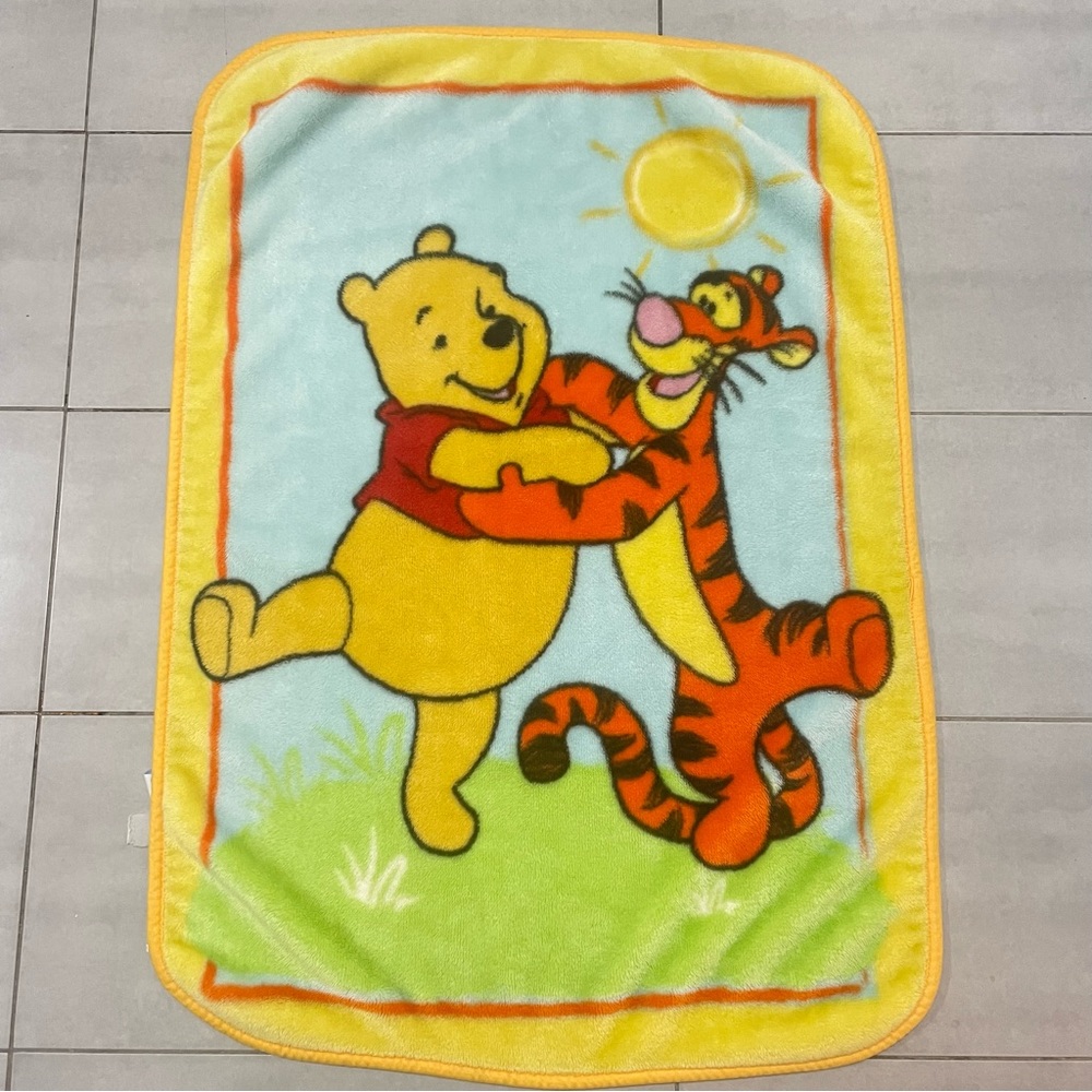 Vtg Disney Winnie The Pooh Tigger Sun Plush Baby Throw Blanket Round Corners